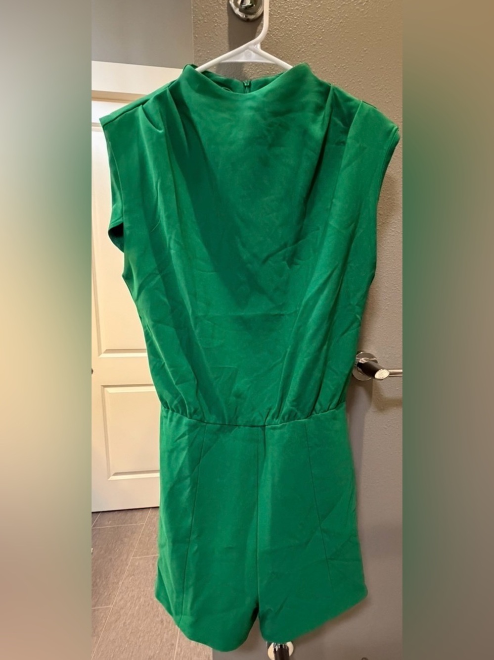 Commense Emerald Green Sleeveless Romper with Structured Shoulders - Picture 2 of 4
